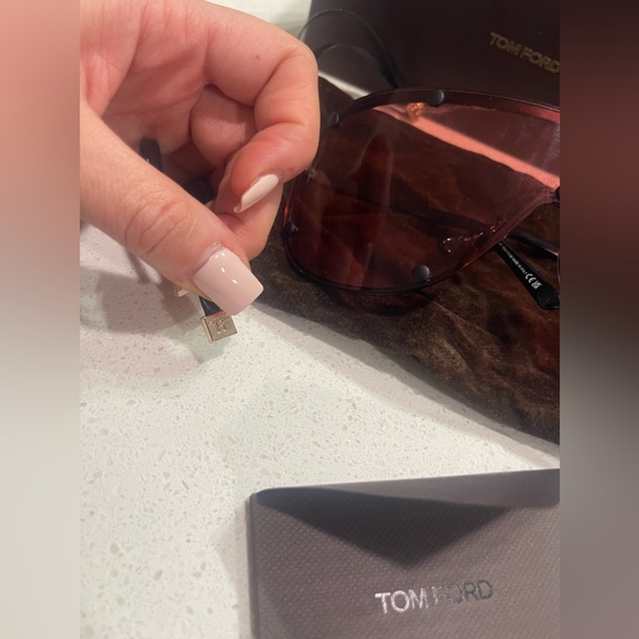 Tom Ford Sunglasses - Picture 8 of 9